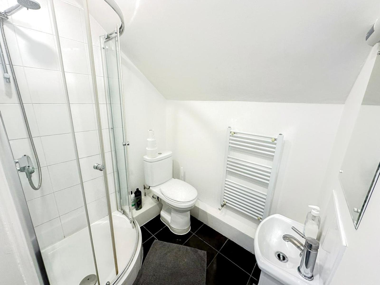 Lovely 3 Bedroom Maisonette With Private Roof Terrace In Hammersmith London Kültér fotó